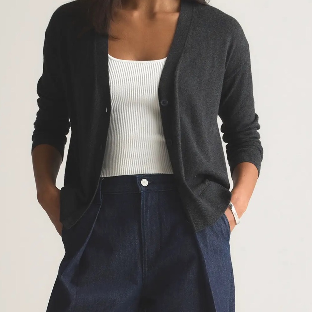 Quince lightweight cotton cashmere cardigan - Picture 6 of 10
